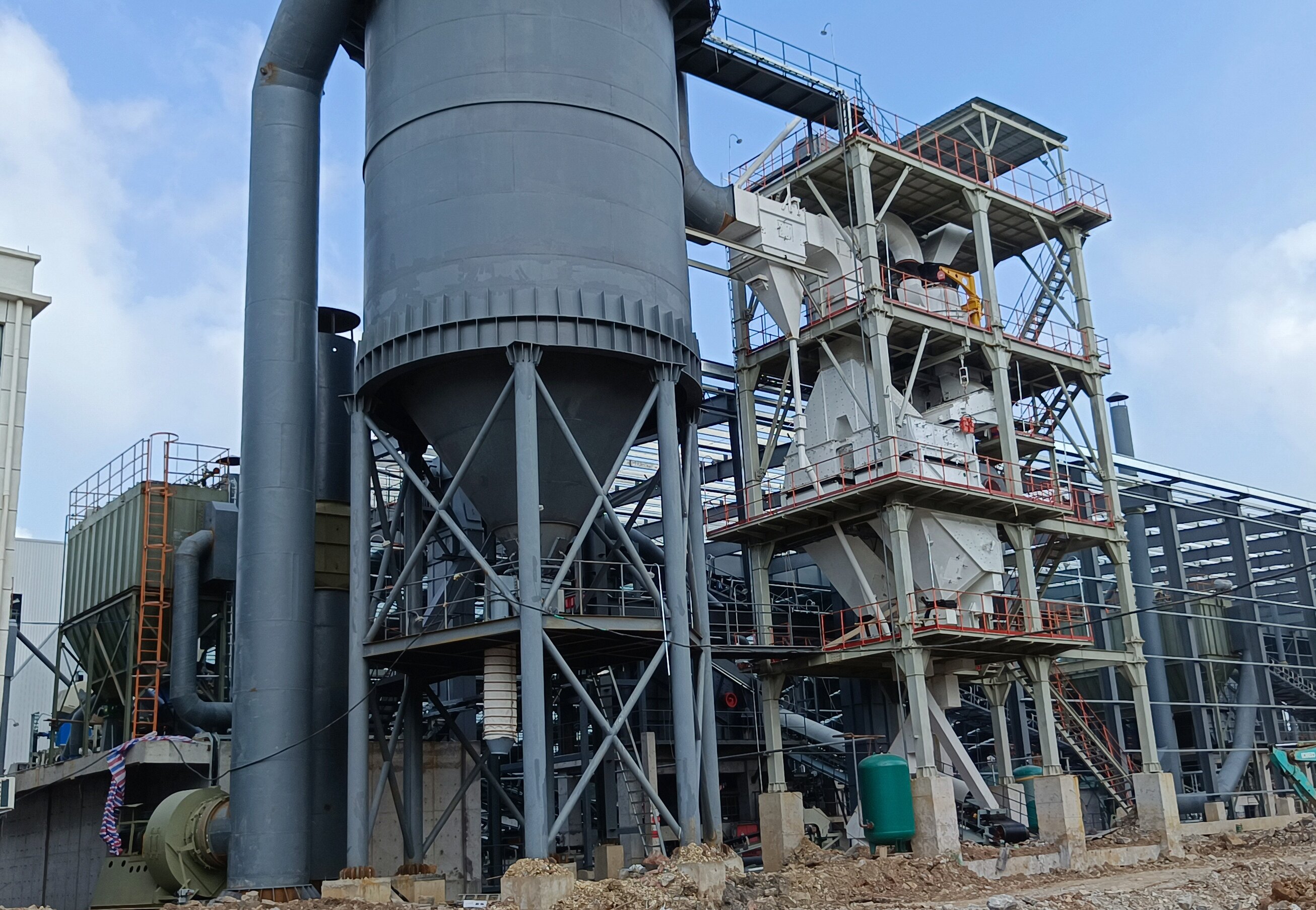 告別水洗與泥餅煩惱！干式制砂樓開啟環(huán)保制砂新范式