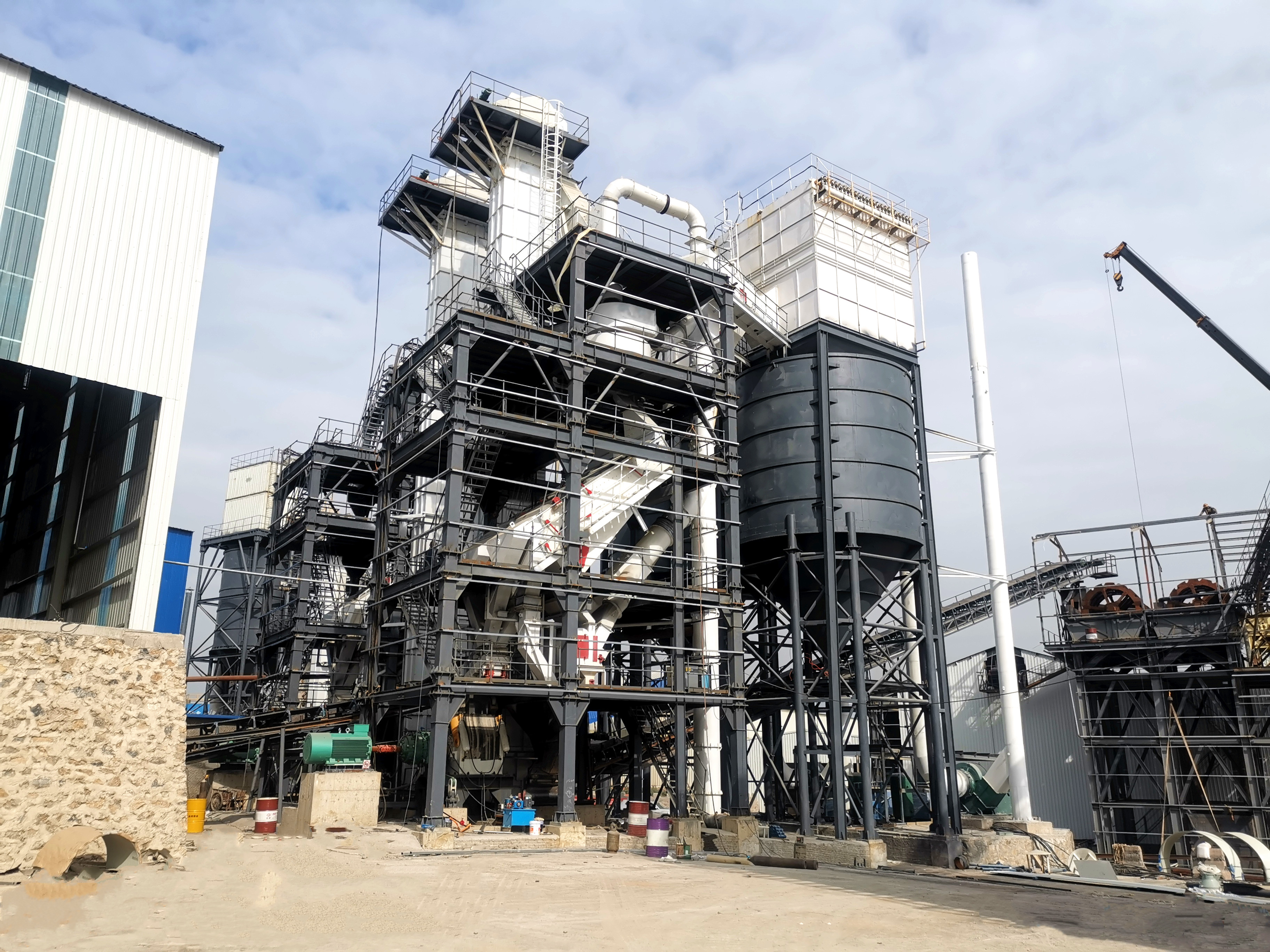 綠色制砂新標(biāo)桿 環(huán)保賦能新征程——制砂樓引領(lǐng)砂石行業(yè)低碳轉(zhuǎn)型